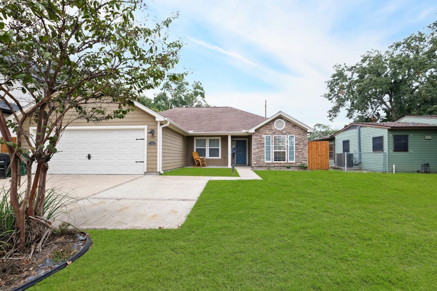 Property photo for 1504 W 43rd Street, Houston, TX