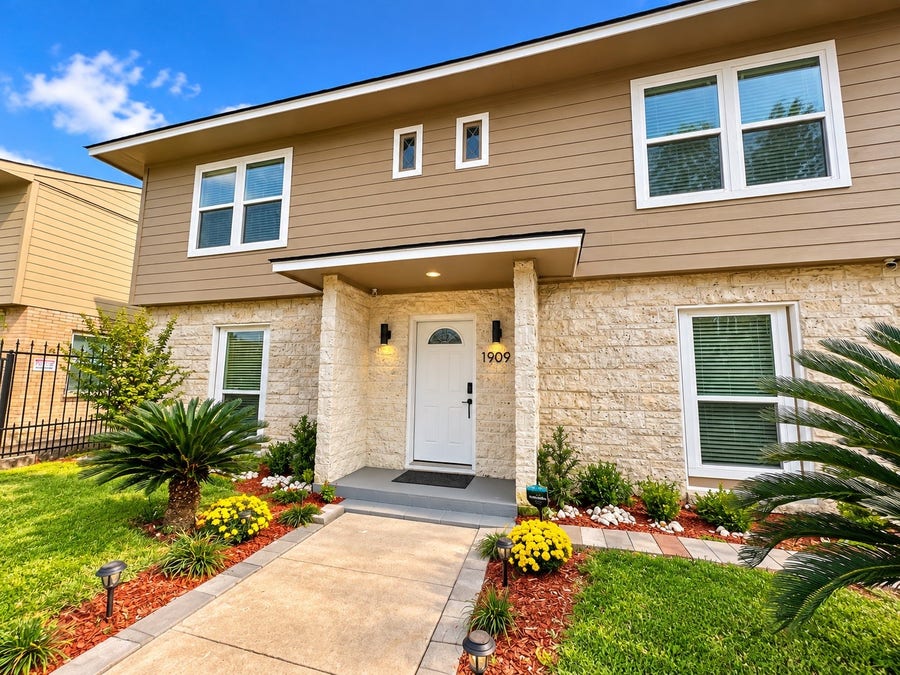 Property photo for 1909 Ruth Street, Houston, TX