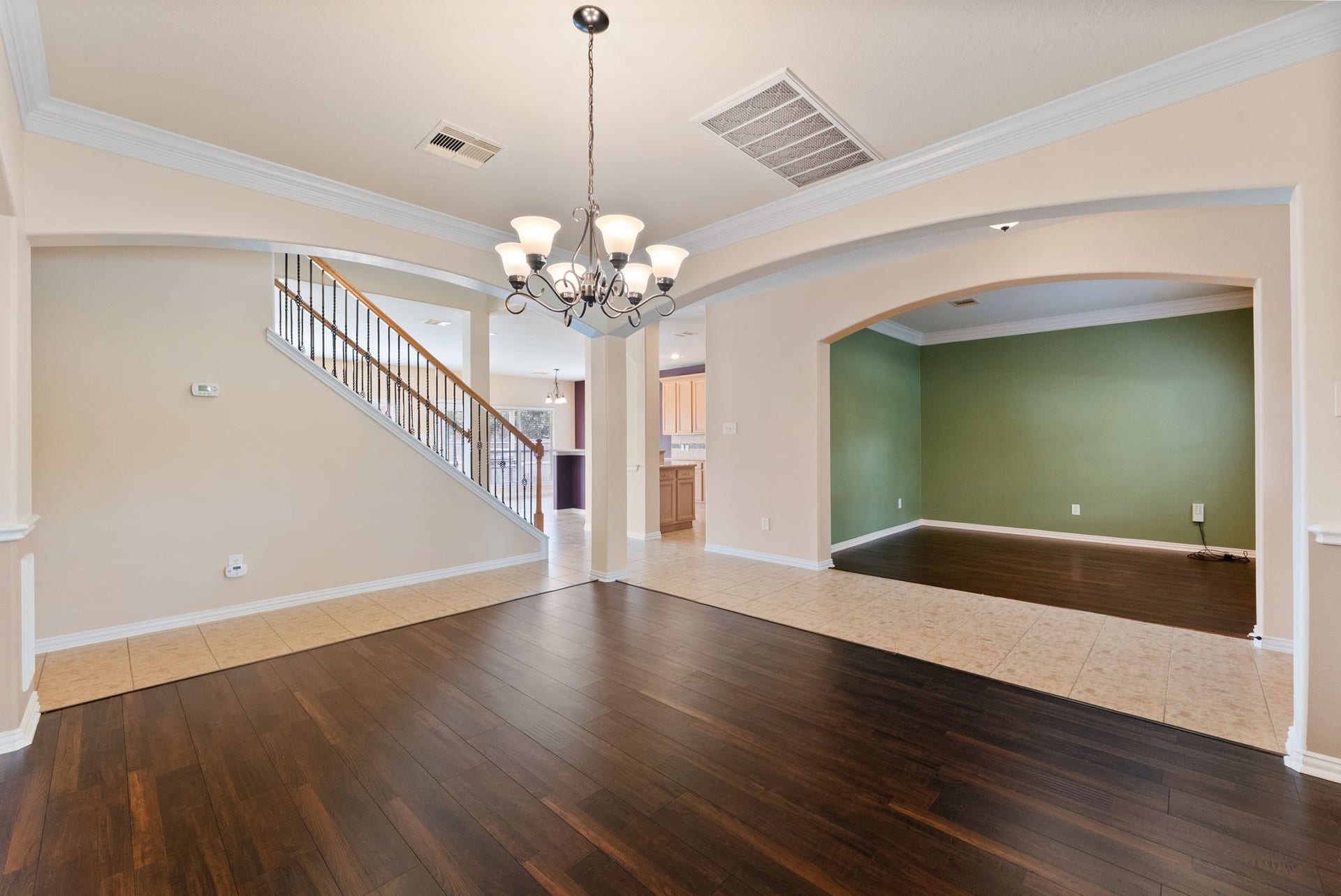 19415 Sorrell Ridge Drive, Spring, TX 77388 Dining room is just off the kitchen for convenience and ease of entertaining.