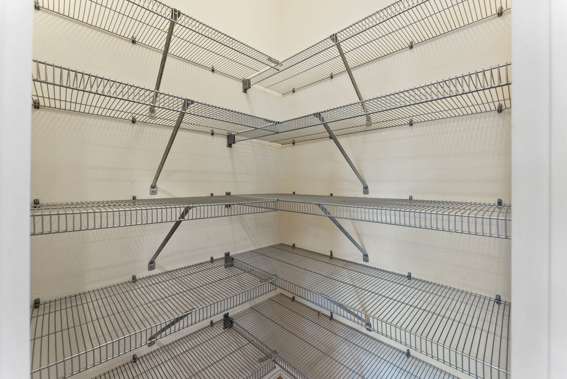19415 Sorrell Ridge Drive, Spring, TX 77388 Primary closet shelving.