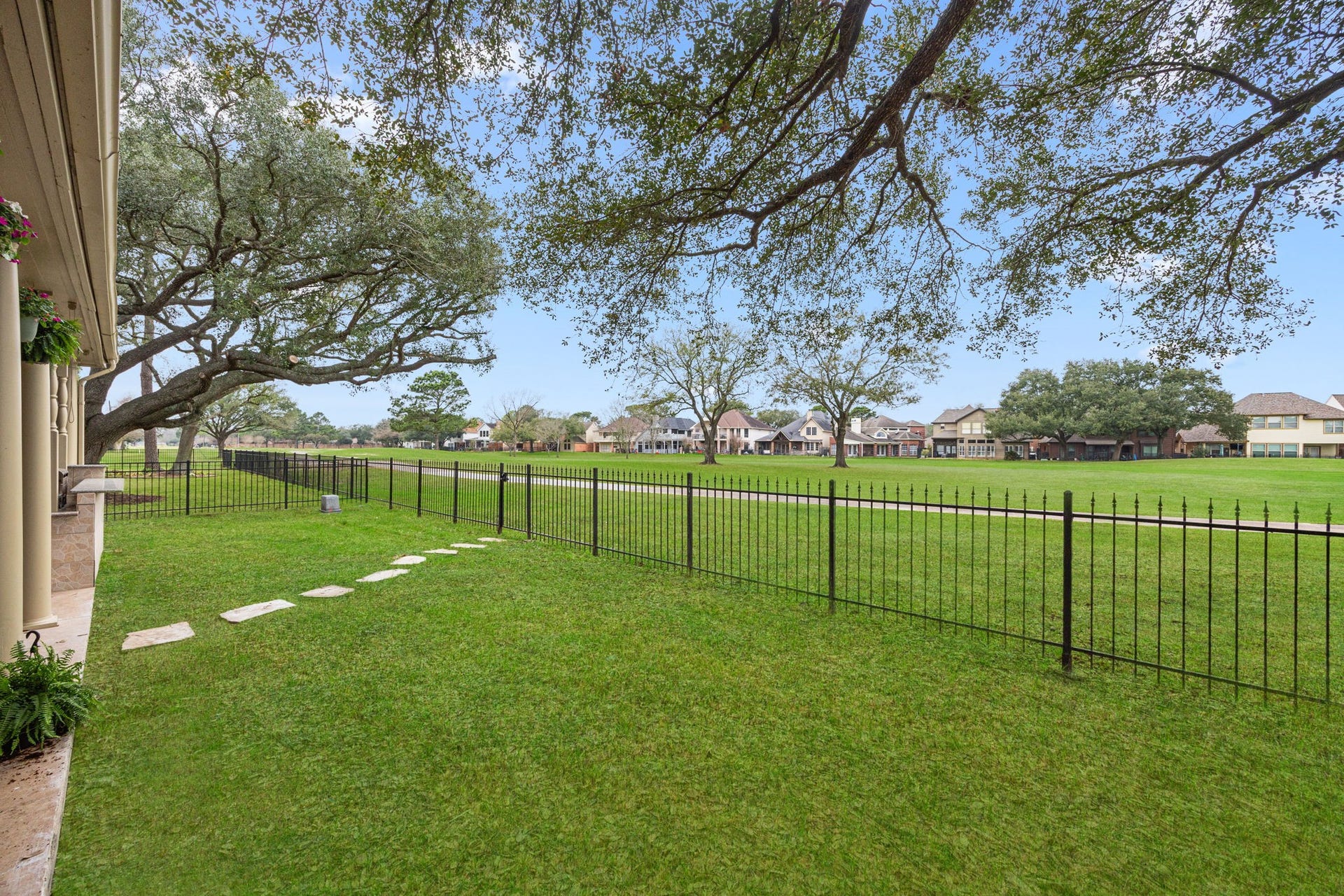 7915 Capri Circle, Houston, TX 77095 7915 Capri Circle, Houston, TX 77095