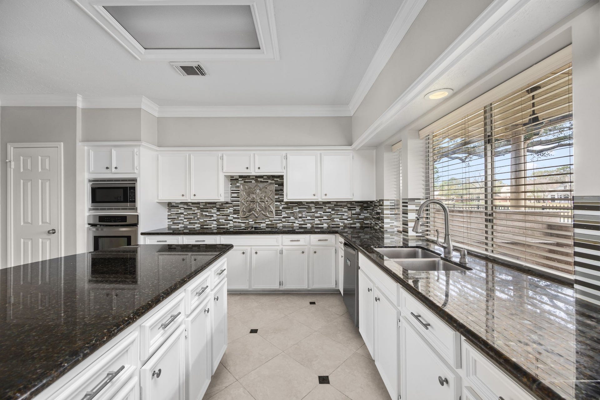 7915 Capri Circle, Houston, TX 77095 7915 Capri Circle, Houston, TX 77095