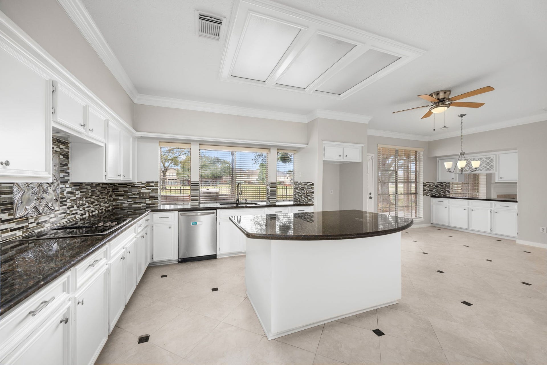 7915 Capri Circle, Houston, TX 77095 7915 Capri Circle, Houston, TX 77095
