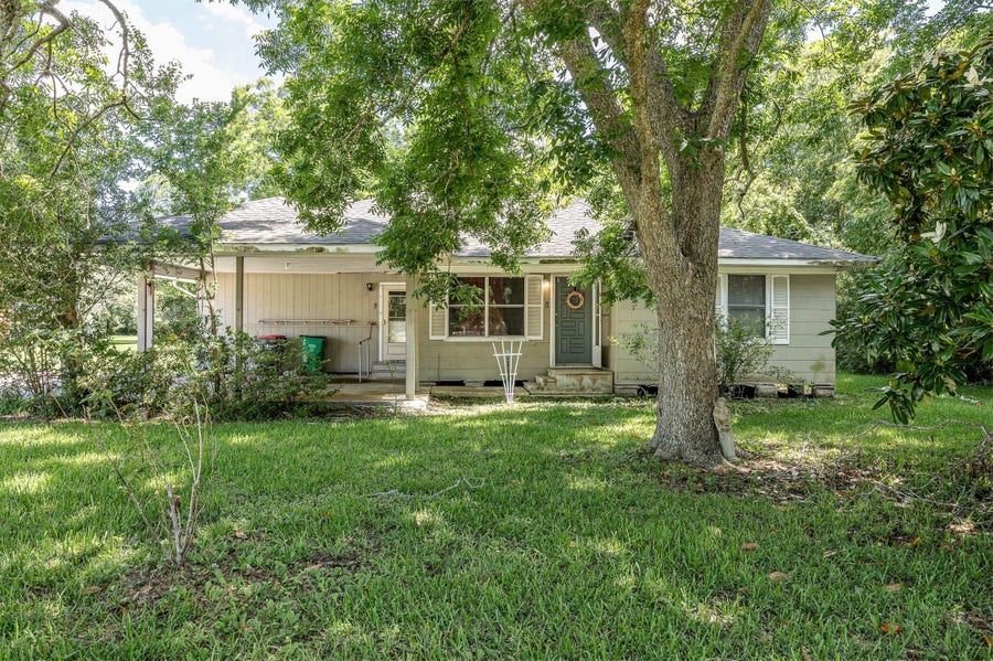 Property photo for 502 Massey Tompkins Road, Baytown, TX
