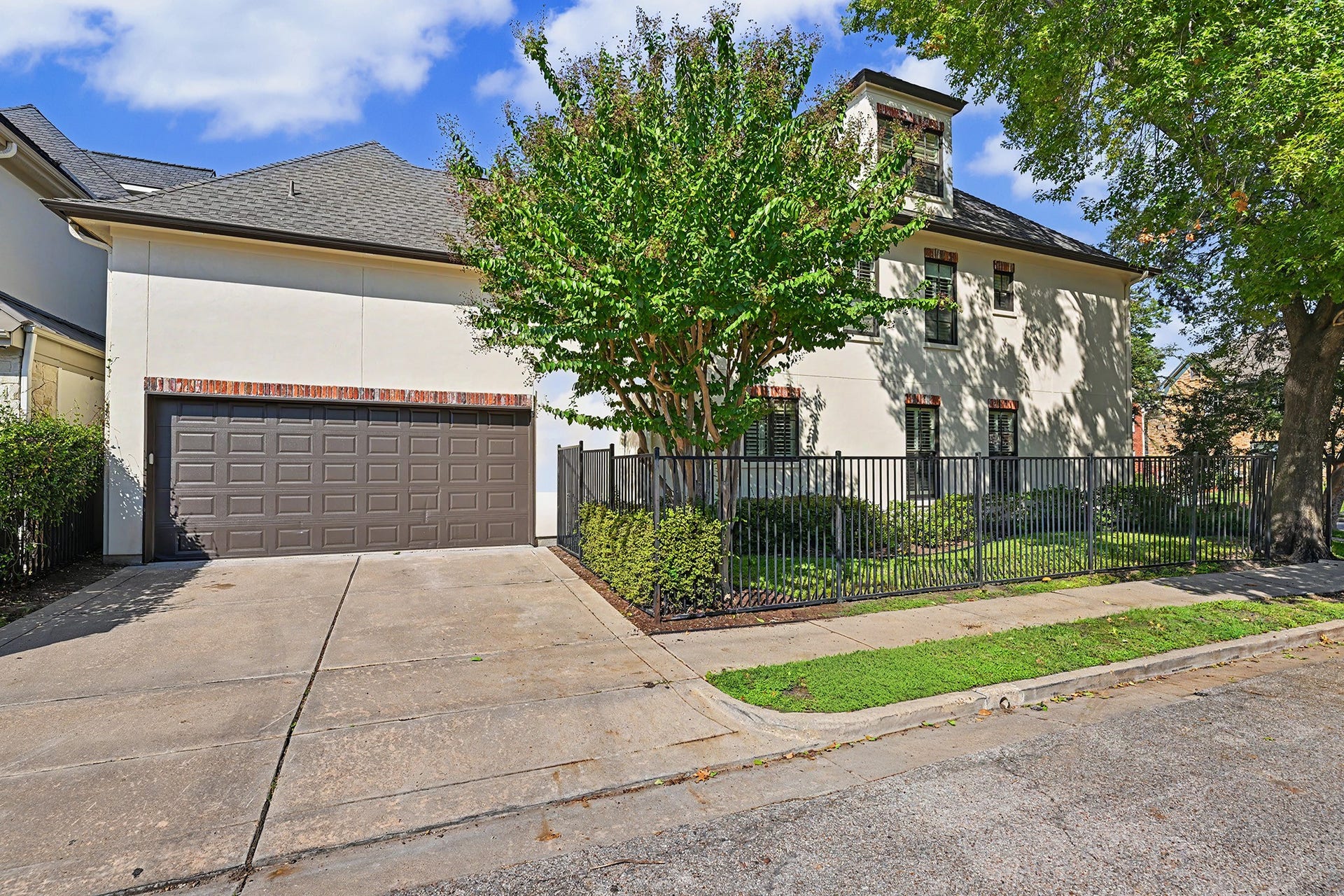 1201 Barkdull Street, Houston, TX 77006