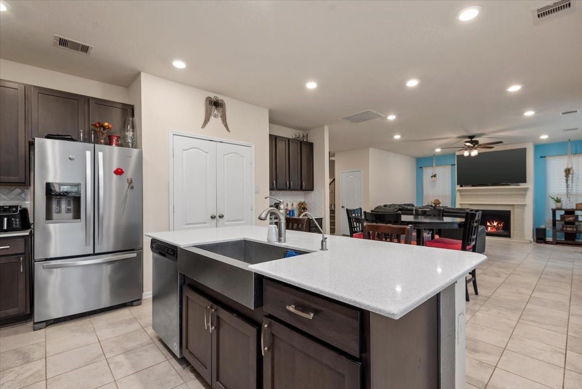 5911 River Timber Trail, Humble, TX 77346 upgraded large sink