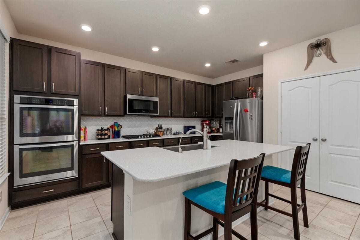 5911 River Timber Trail, Humble, TX 77346 Double ovens