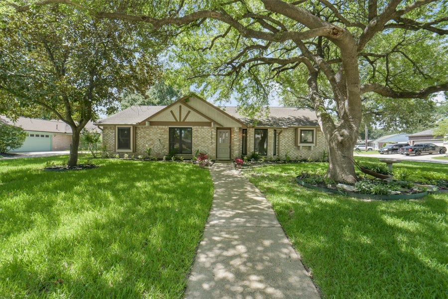 Property photo for 13615 Pepper Knoll Drive, Houston, TX