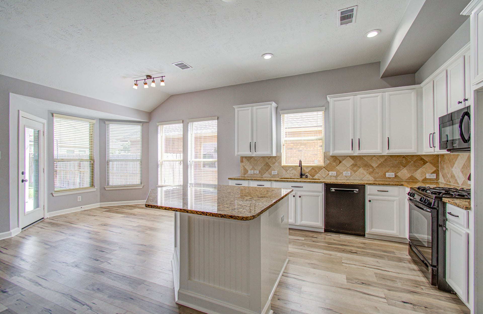 12935 Northpointe Bend Drive, Tomball, TX 77377 12935 Northpointe Bend Drive, Tomball, TX 77377