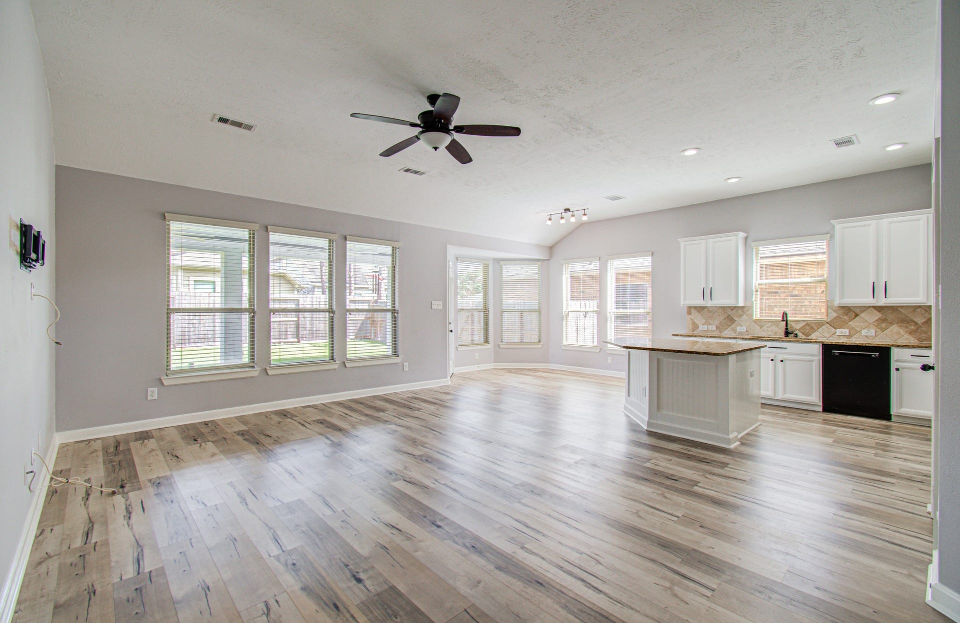 12935 Northpointe Bend Drive, Tomball, TX 77377 12935 Northpointe Bend Drive, Tomball, TX 77377
