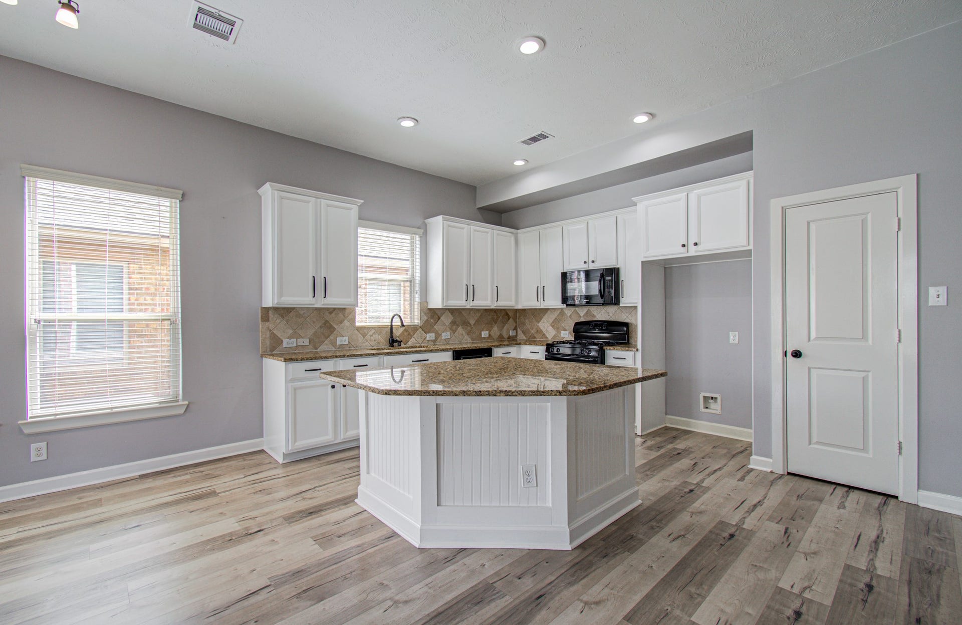 12935 Northpointe Bend Drive, Tomball, TX 77377 Refrigerator will be included.