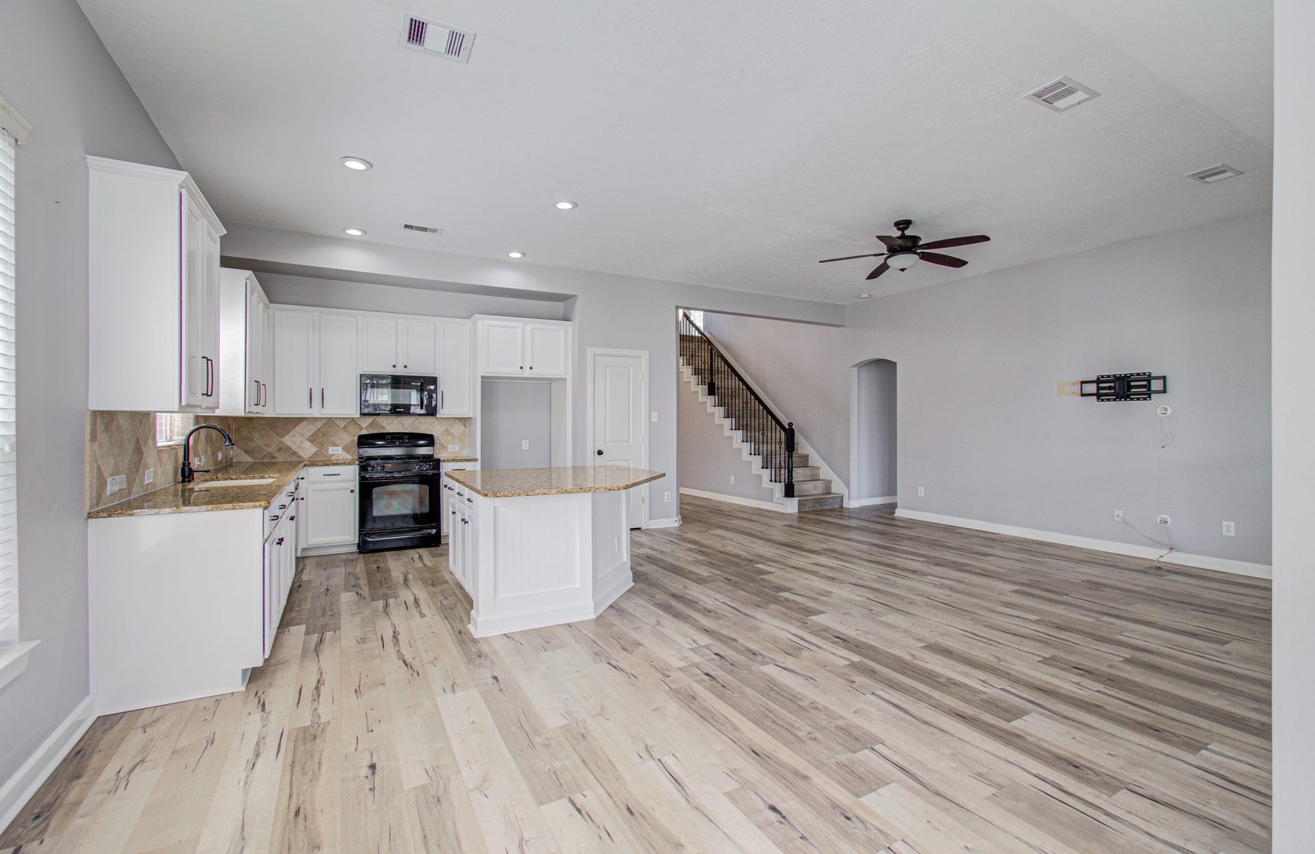 12935 Northpointe Bend Drive, Tomball, TX 77377 Refrigerator will be included.