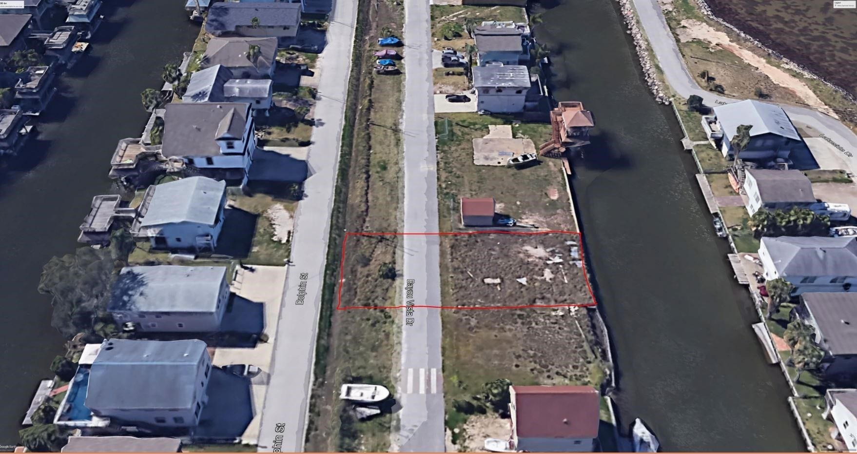 90 Bayou Vista Drive, Hitchcock, TX 77563