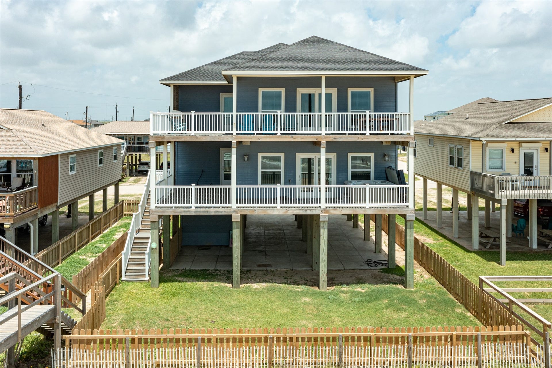 109 A Santar Loop, Surfside Beach, TX 77541