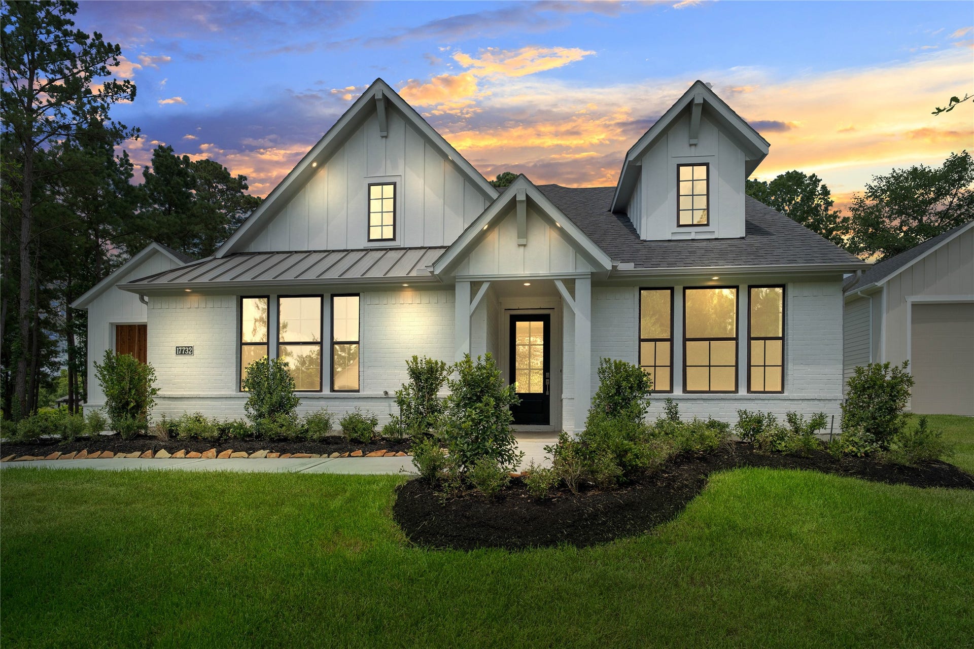 Welcome home to 17732 Gold Saddle Lane located in Timber Hollow and zoned to Magnolia ISD.