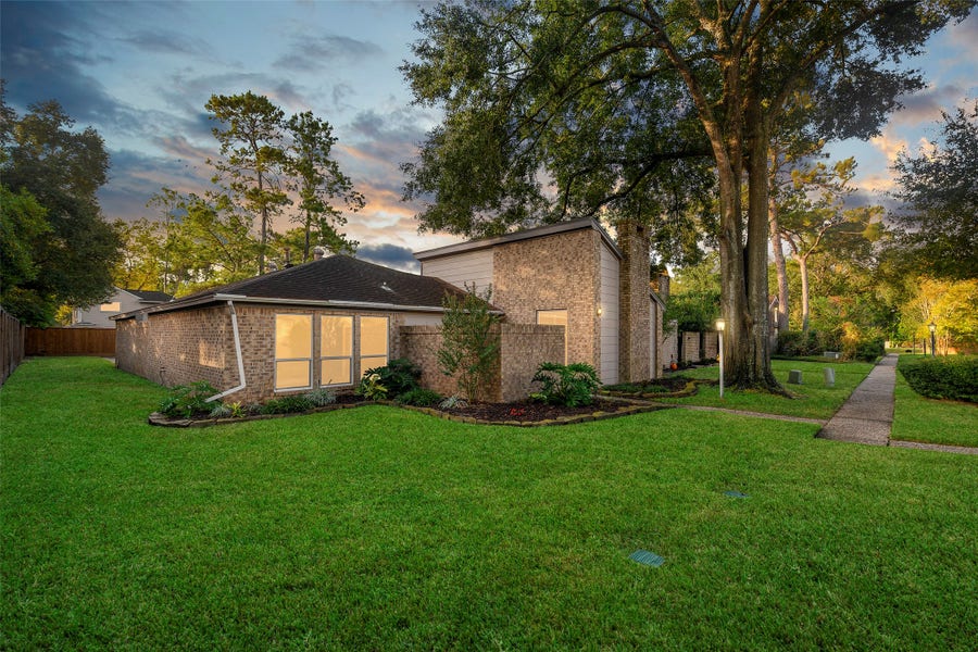 Property photo for 13908 Paradise Valley Drive, Houston, TX