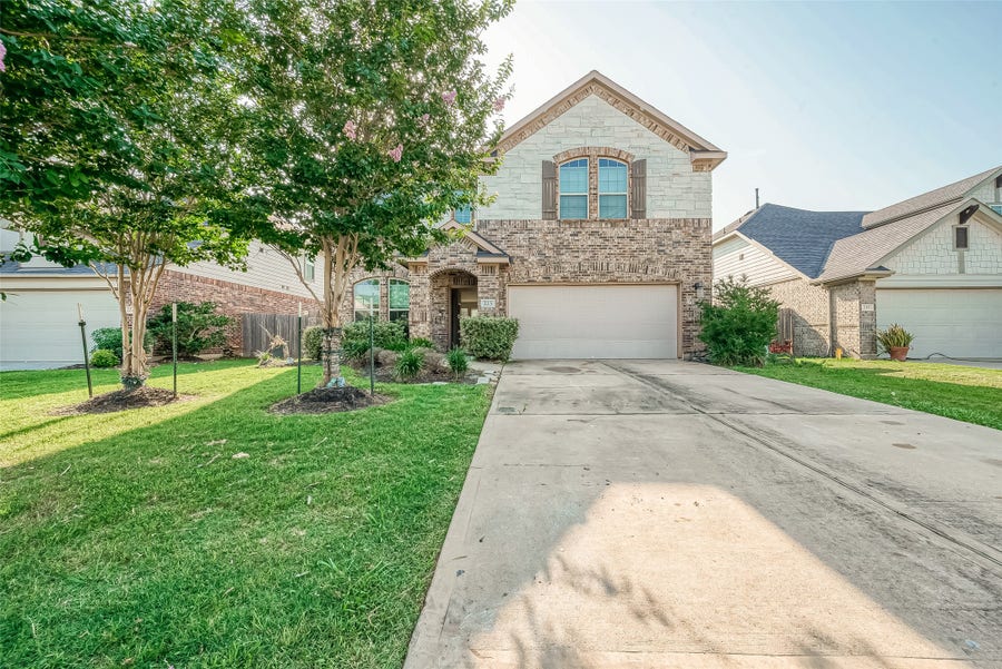 Property photo for 223 Sintra Lake Way, Rosenberg, TX