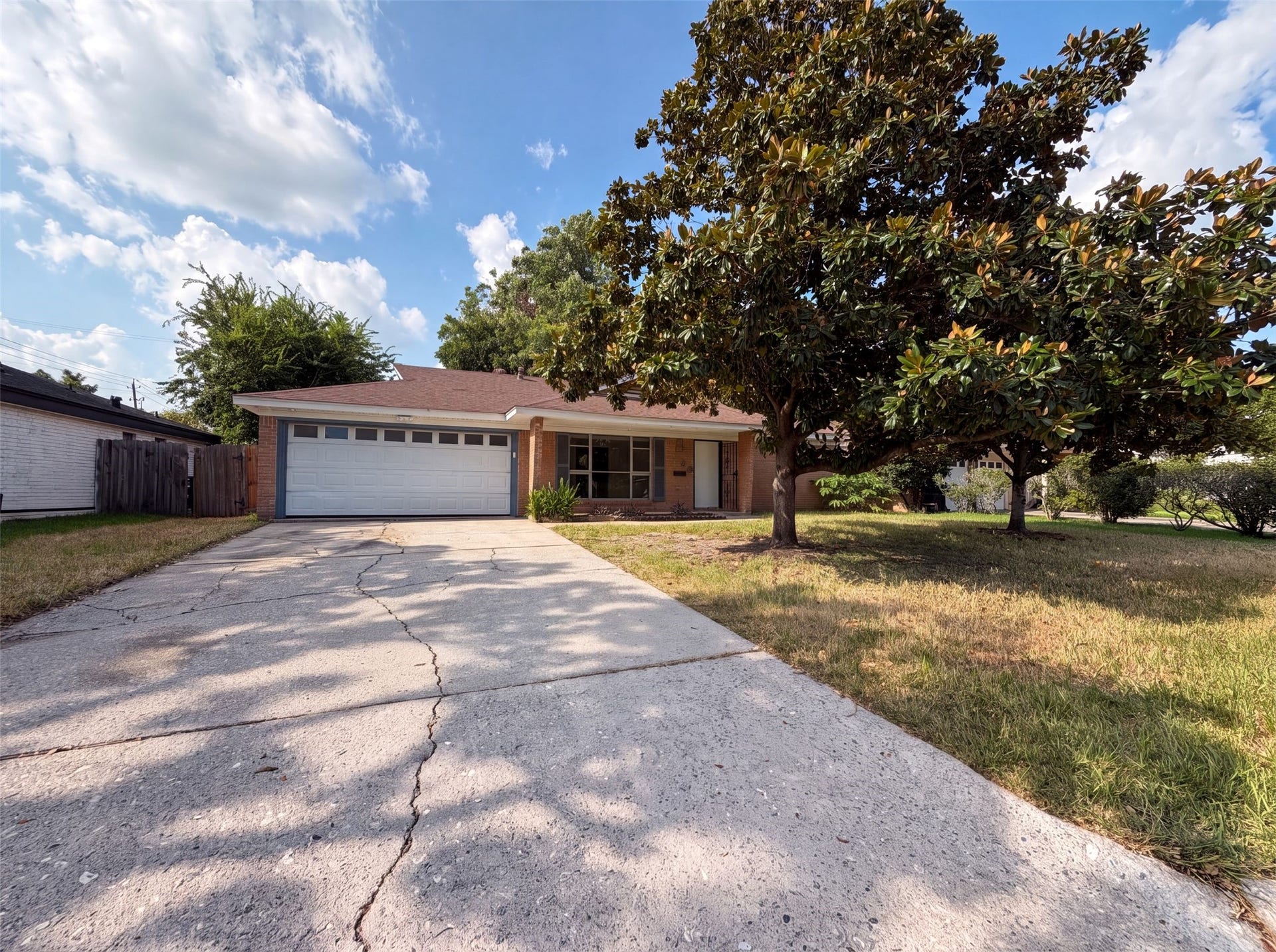 9538 Skyline Drive, Houston, TX 77063 9538 Skyline Drive, Houston, TX 77063