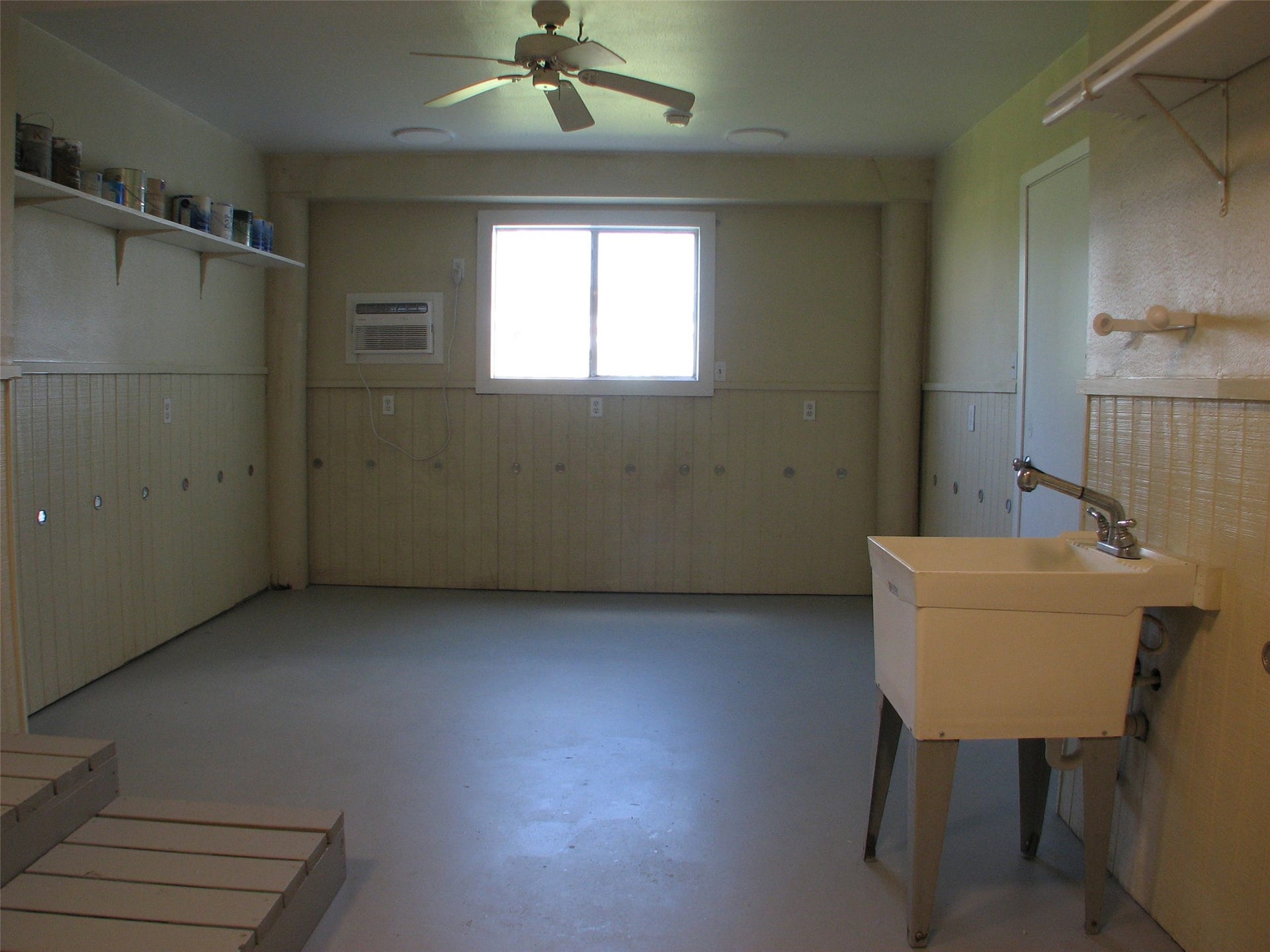 134 Redfish Drive, Freeport, TX 77541