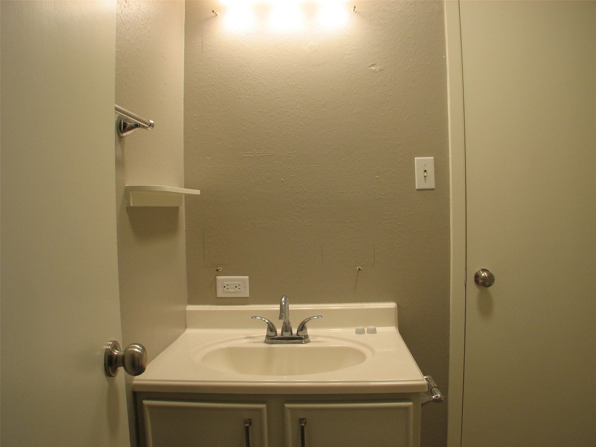 134 Redfish Drive, Freeport, TX 77541