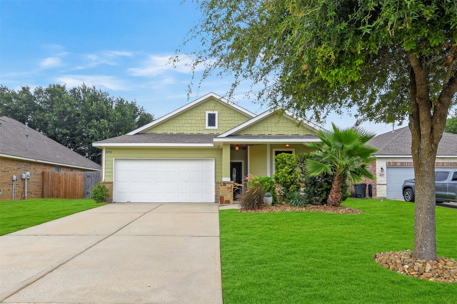 Property photo for 18716 Stewart Hill Drive, Montgomery, TX