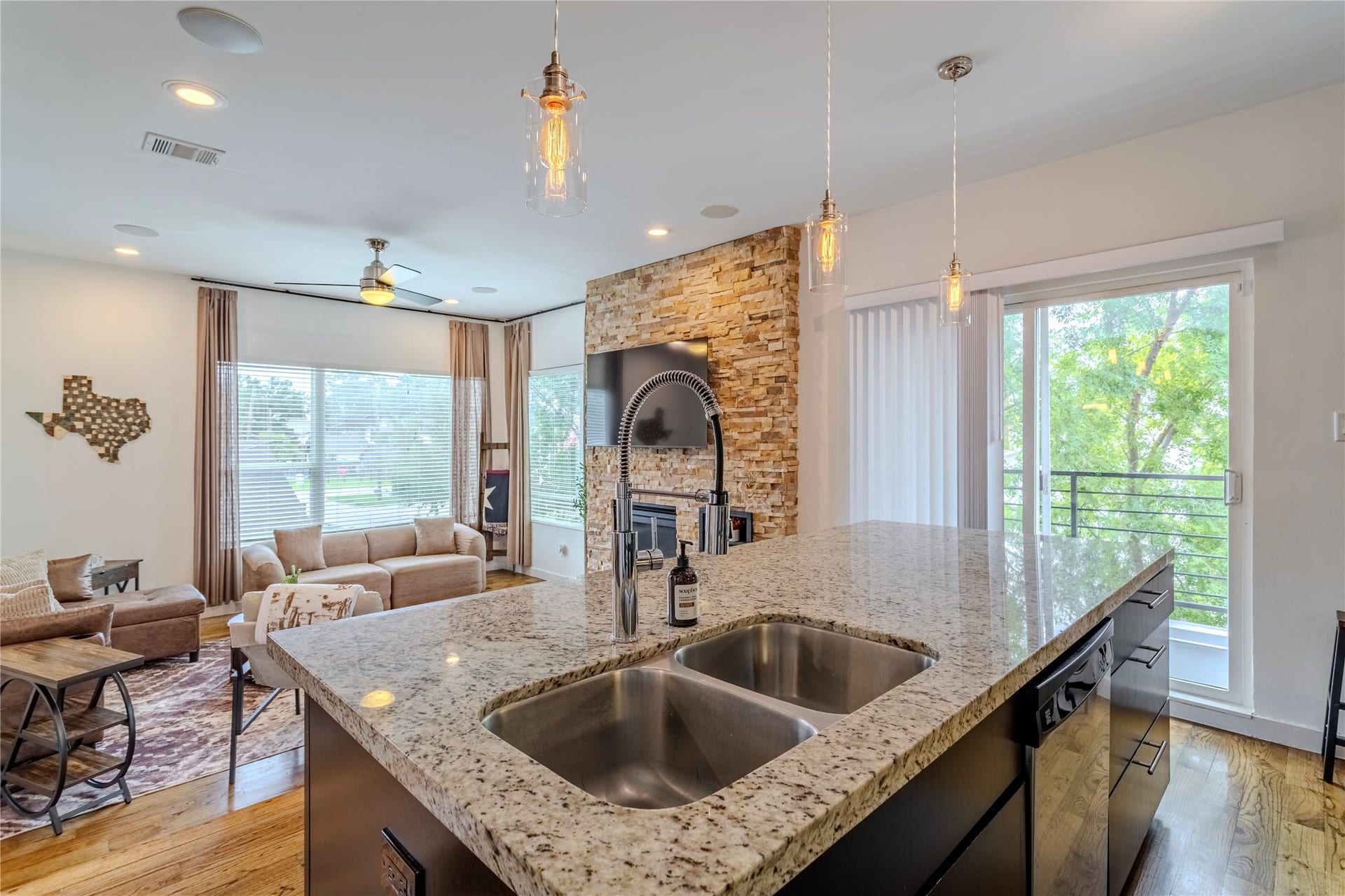 1414 Laird Street, #A, Houston, TX 77008 1414 Laird Street, #A, Houston, TX 77008