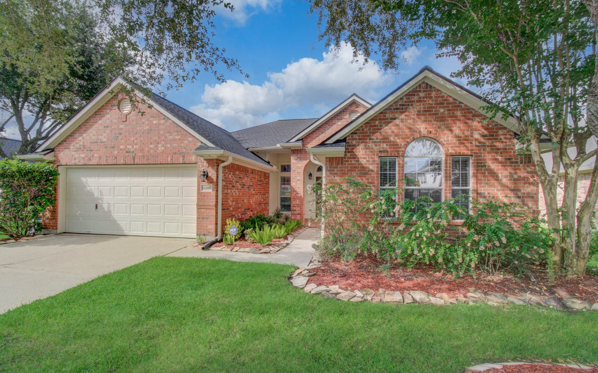 12808 Brook Arbor Court, Pearland, TX 77584 The fence was installed in 2022.
