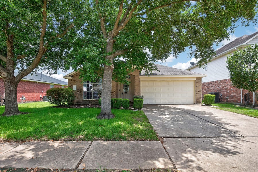 Property photo for 3830 Silverhawk Drive, Katy, TX