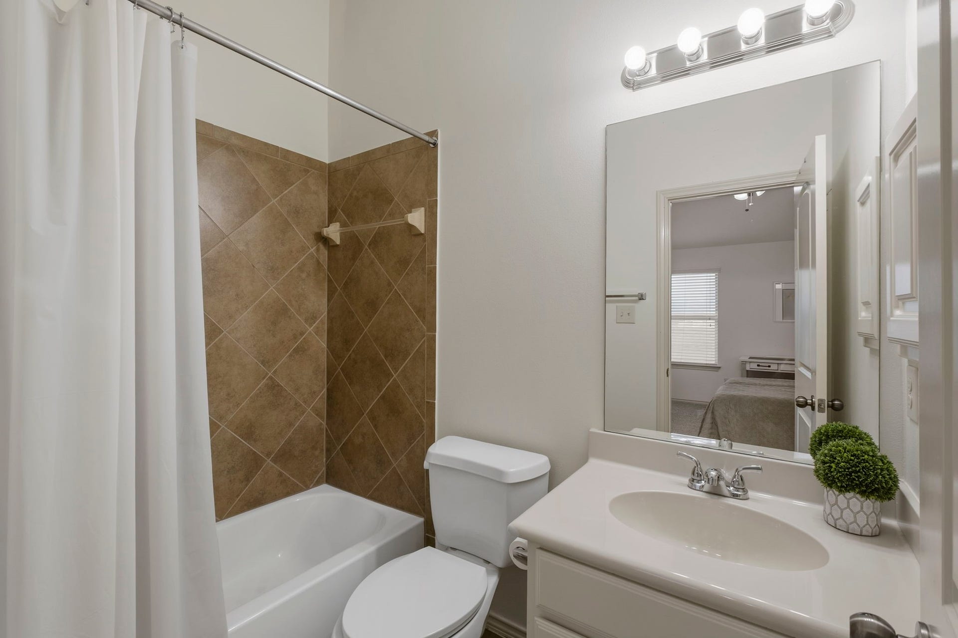 6923 Long Bay Lane, Missouri City, TX 77459