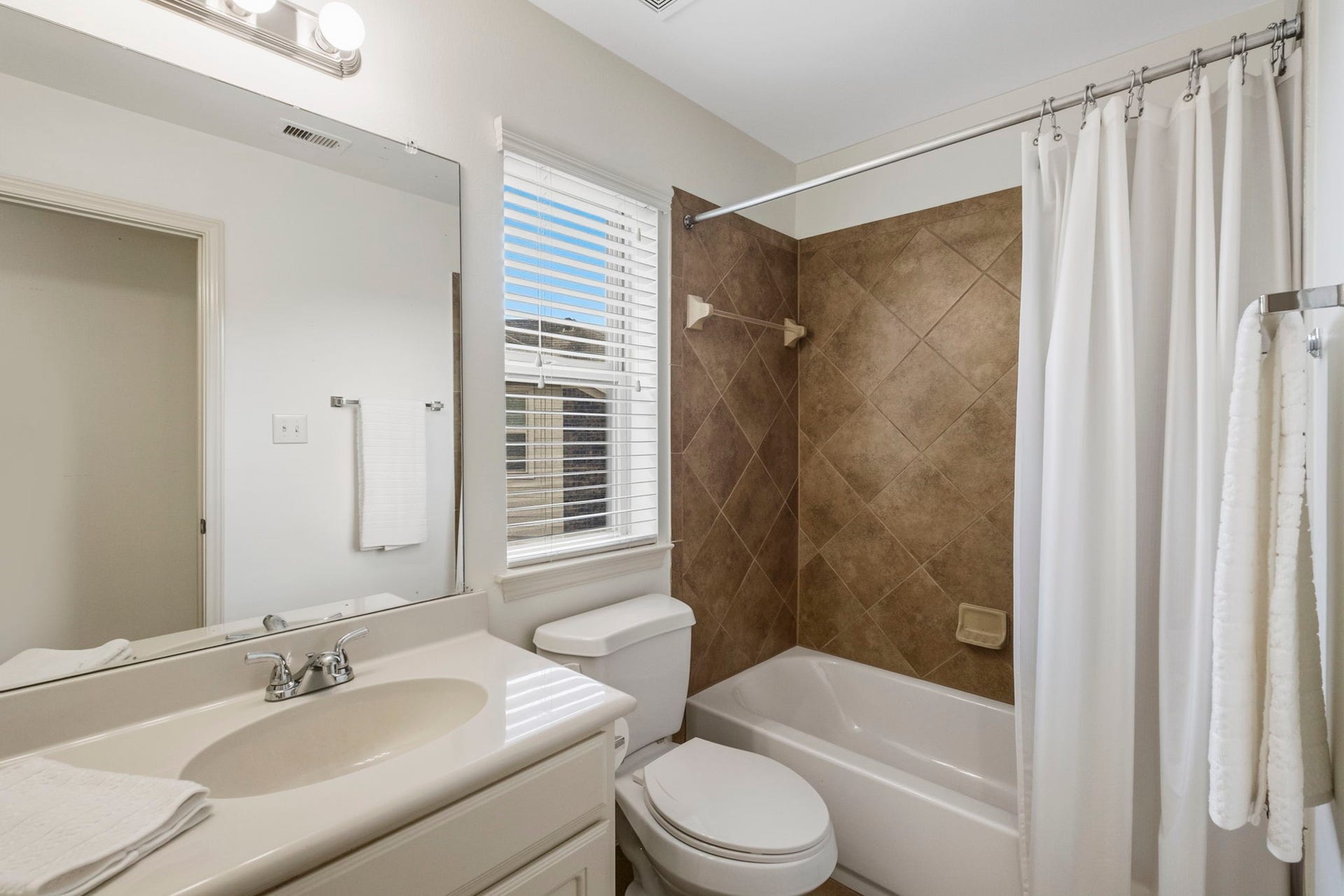 6923 Long Bay Lane, Missouri City, TX 77459