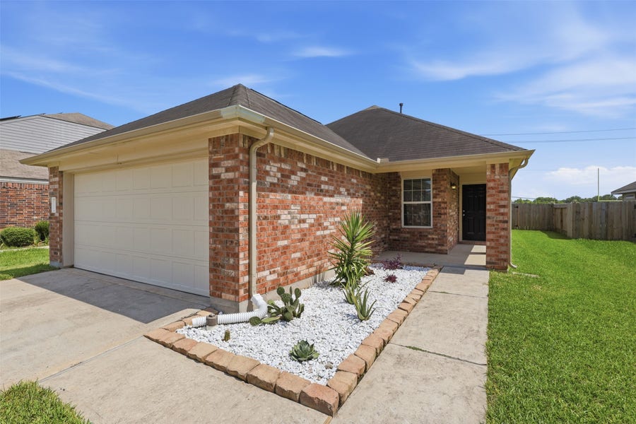 Property photo for 6114 El Oro Drive, Houston, TX