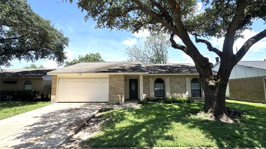 Property photo for 4406 Kinloch Drive, Houston, TX