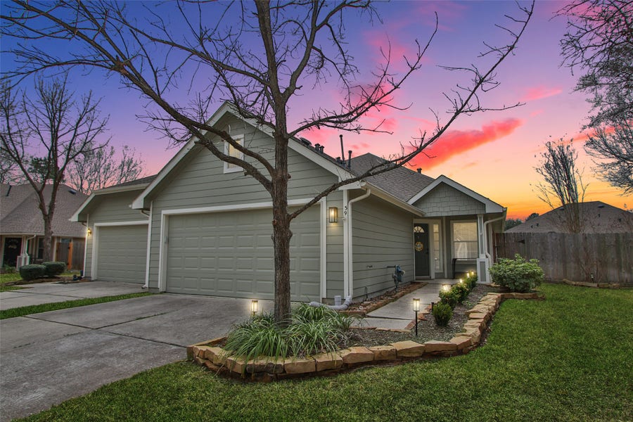 Property photo for 39 Trafalgar Place, Conroe, TX