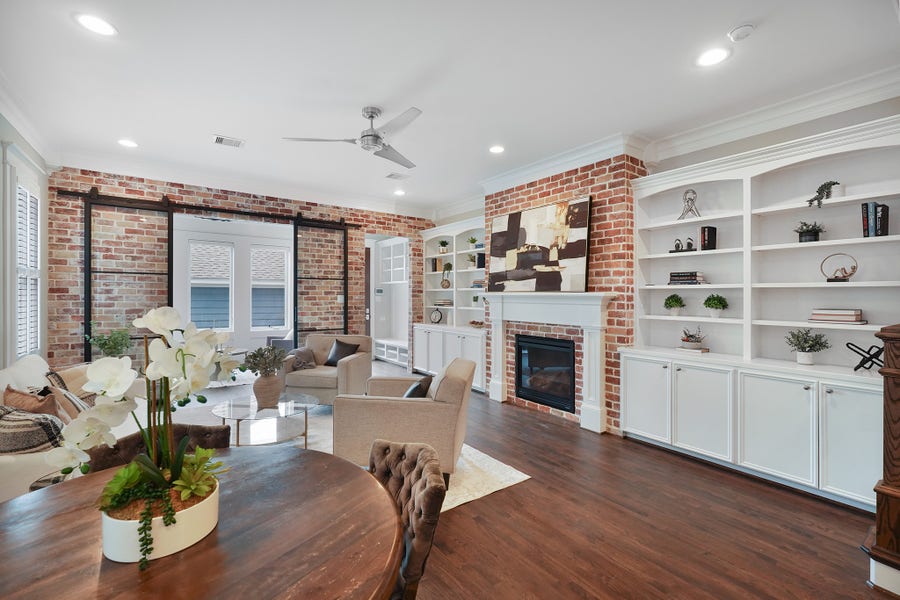 Property photo for 537 W 22nd St, Houston, TX