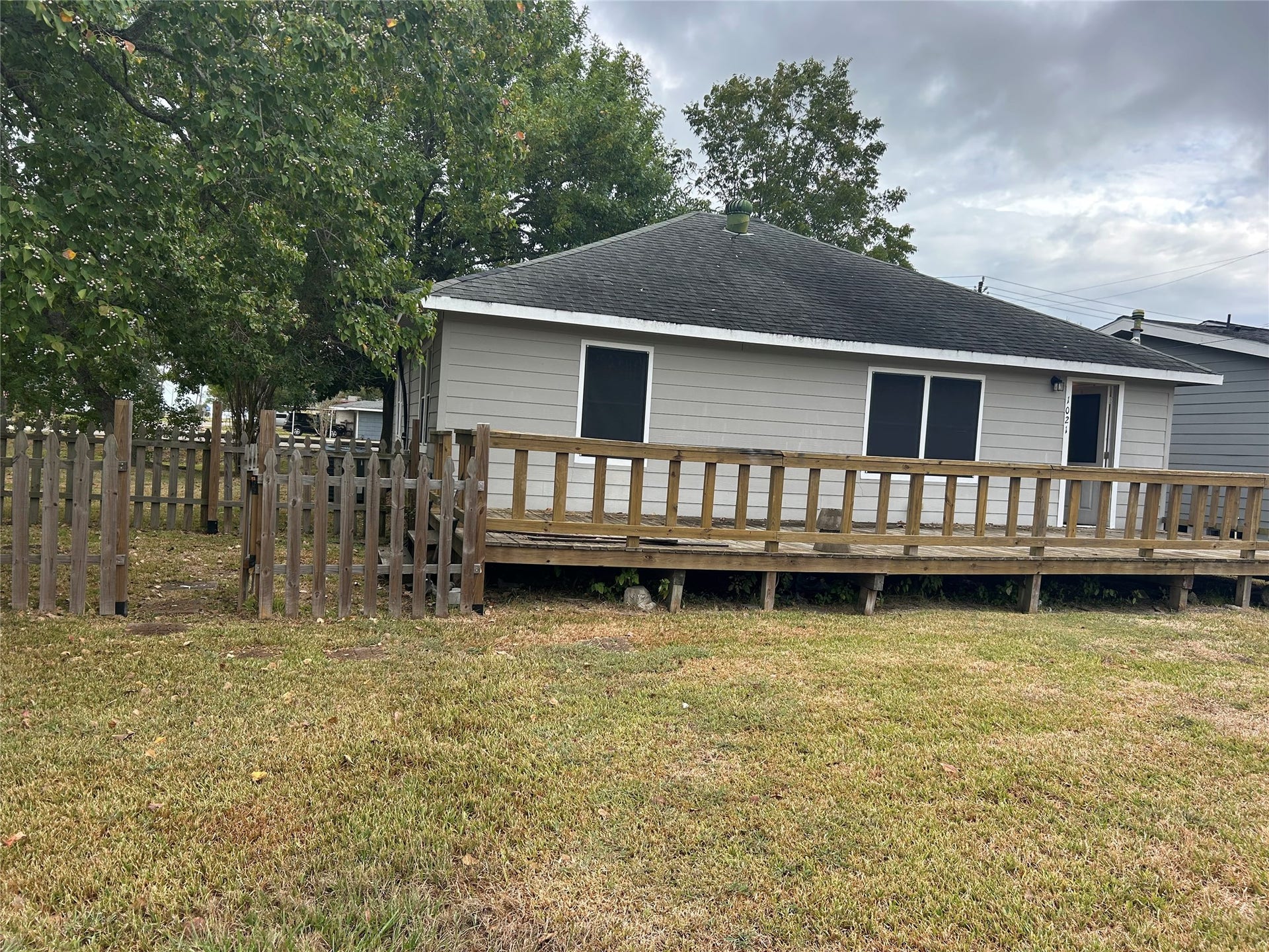 1021 PARK Drive, La Porte, TX 77571 1021 PARK Drive, La Porte, TX 77571