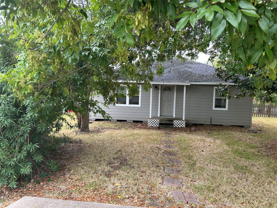 Property photo for 1021 PARK Drive, La Porte, TX