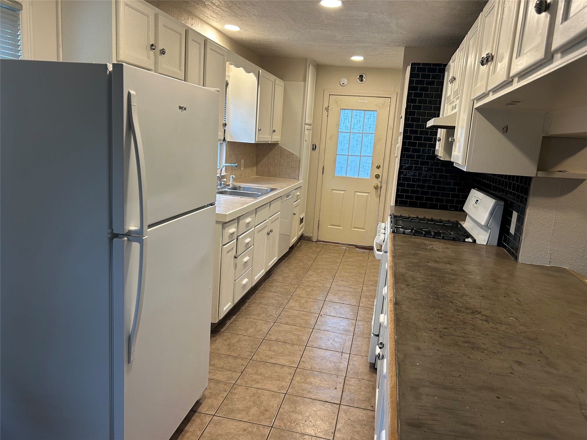 1021 PARK Drive, La Porte, TX 77571 1021 PARK Drive, La Porte, TX 77571