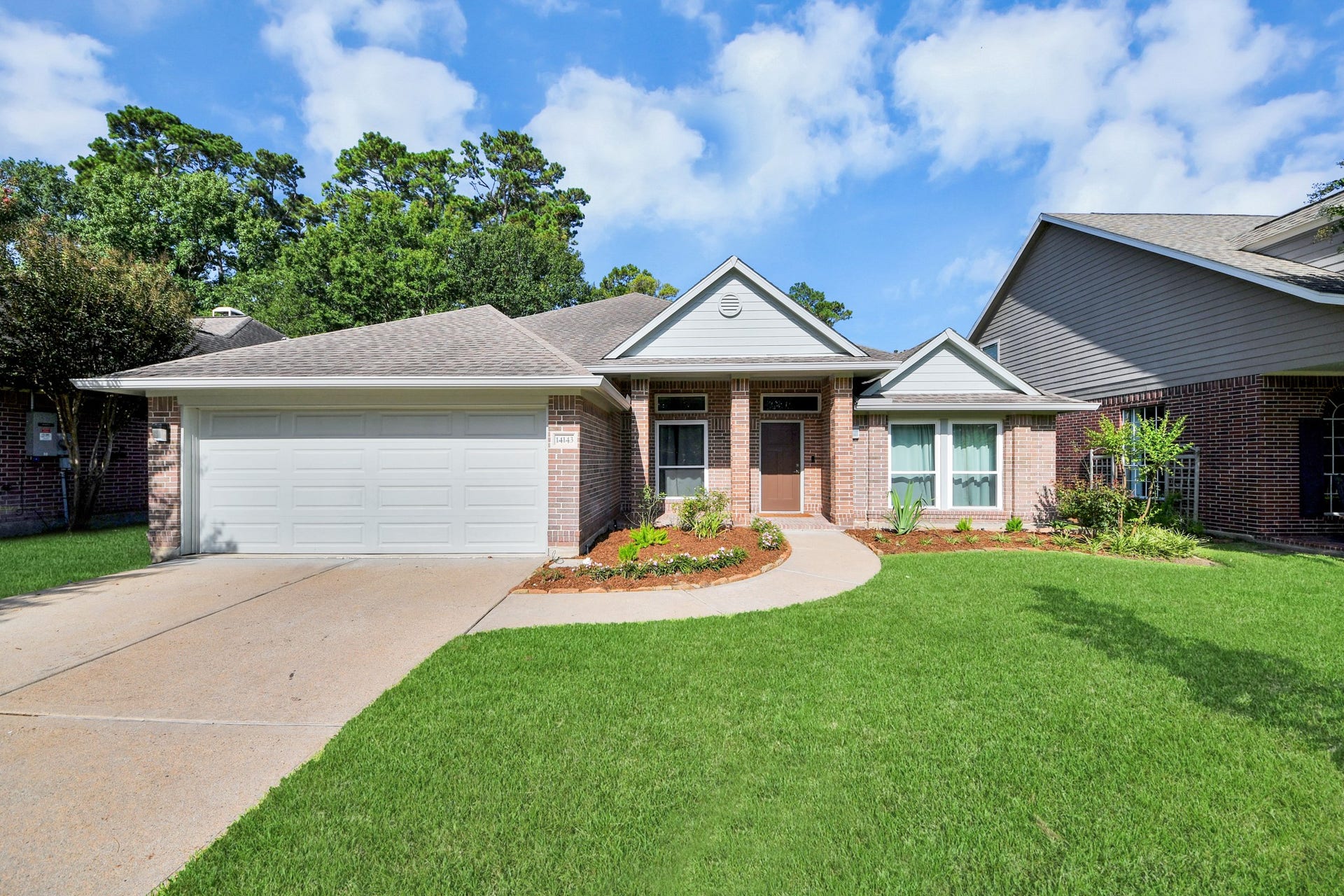 Welcome to 14143 Faulkey Gully! Dont stop looking now, the curb appeal is just the beginning! Freshly manicured entrance and a young magnolia to grow with you.