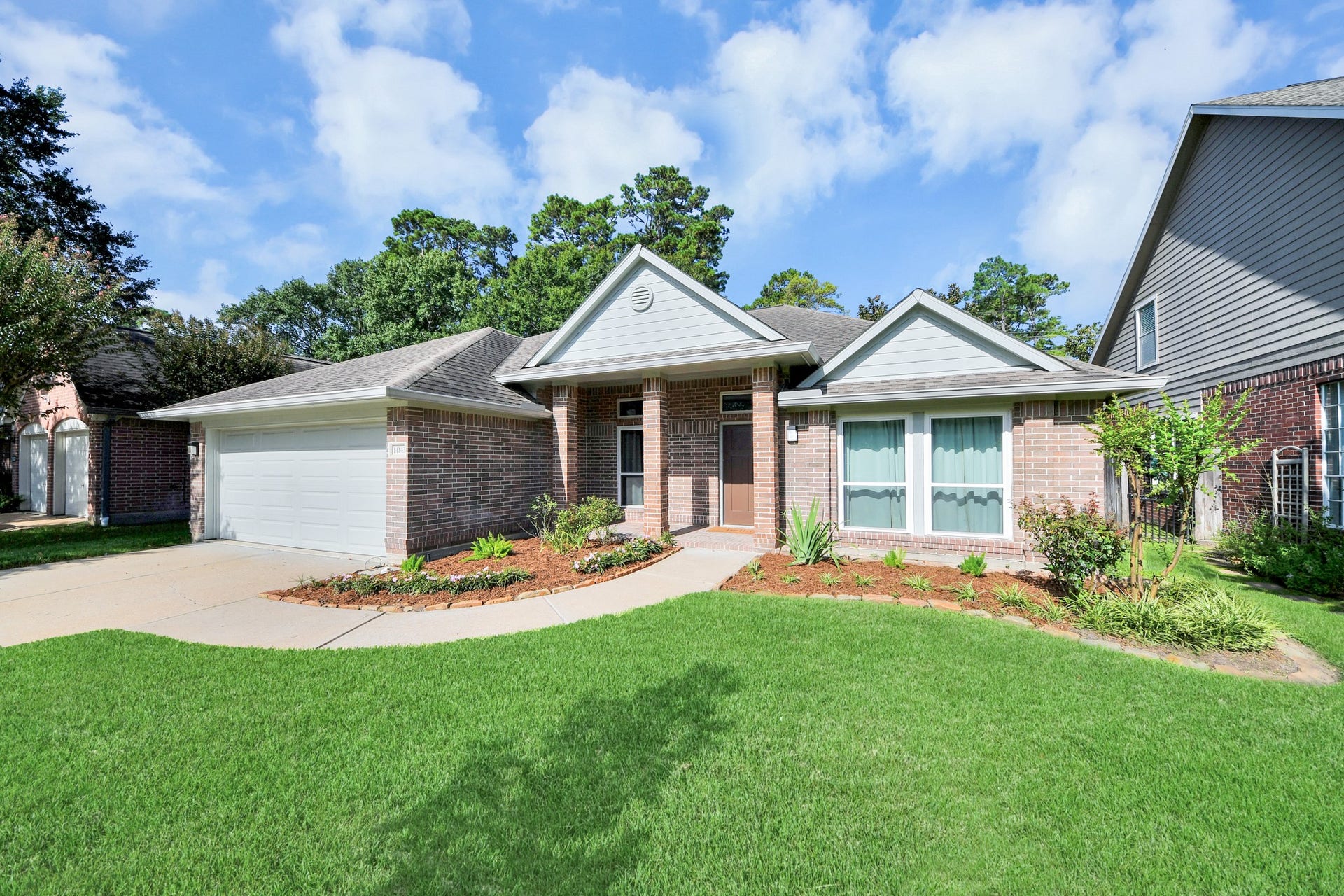 Welcome to 14143 Faulkey Gully! Dont stop looking now, the curb appeal is just the beginning! Freshly manicured entrance and a young magnolia to grow with you.