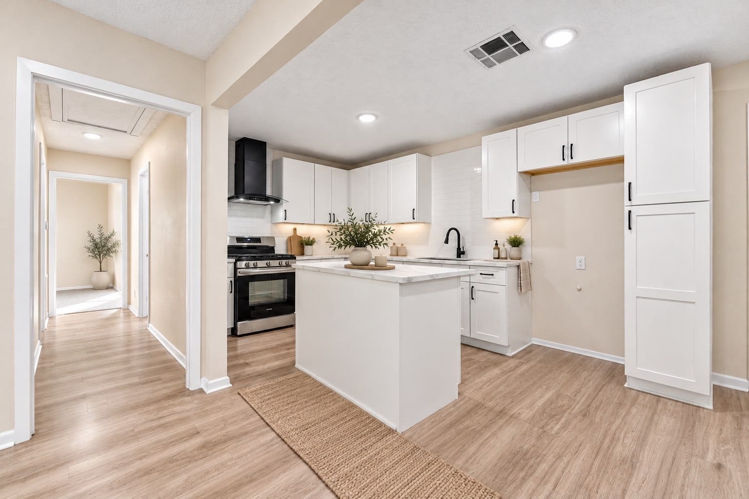 8510 Fillmore Street, Houston, TX 77029 VIRTUALLY STAGED
