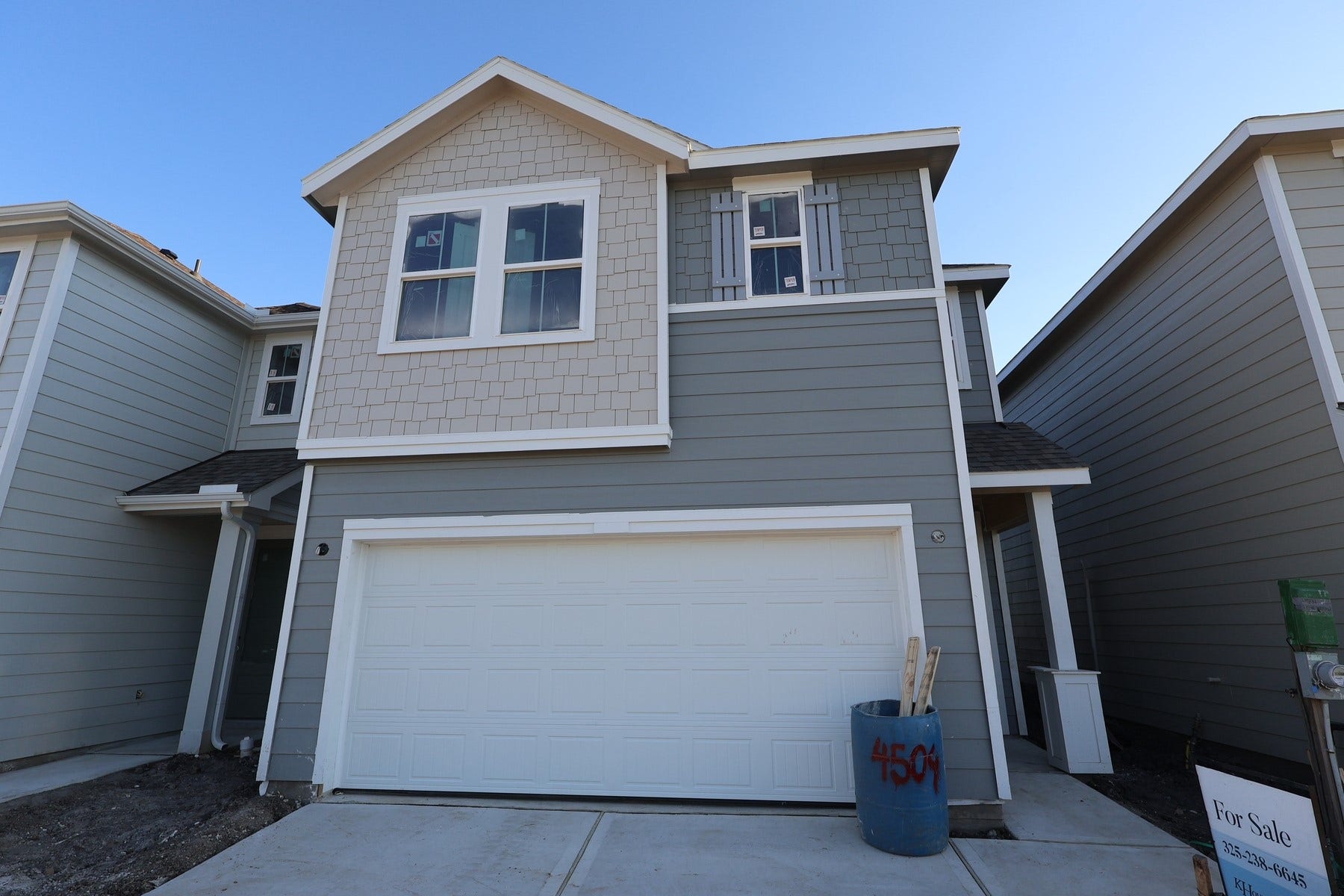 4504 Leon Meadow Lane, Houston, TX 77048 Two-story home with 3 bedrooms, 2.5 baths and 2 car garage