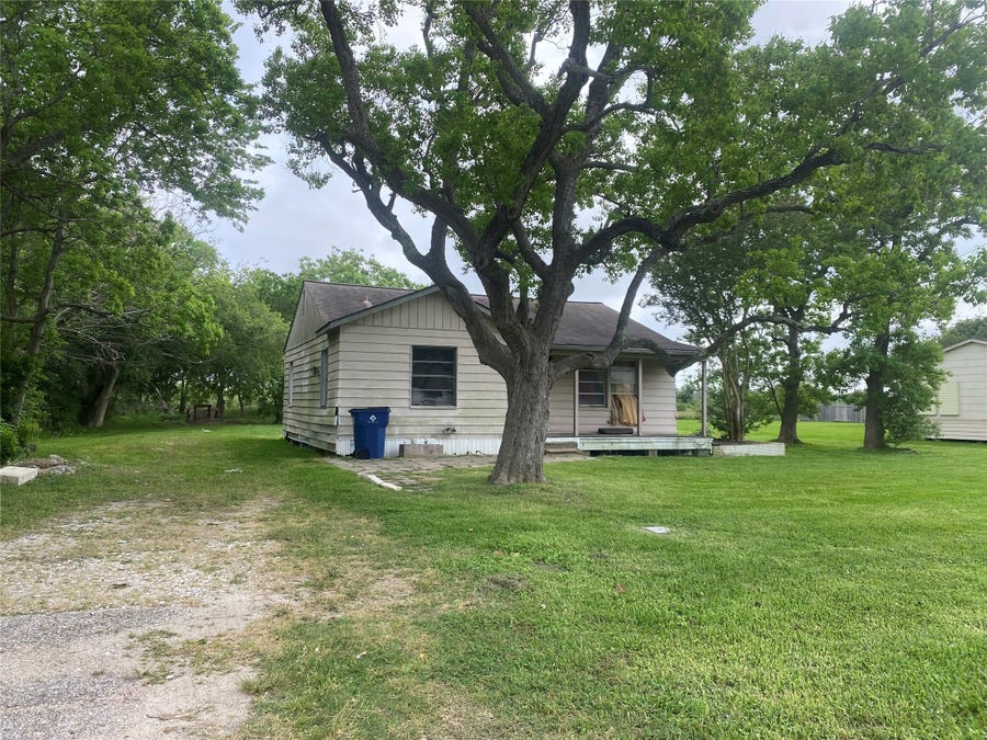 Property photo for 3003 2nd Avenue N, Texas City, TX