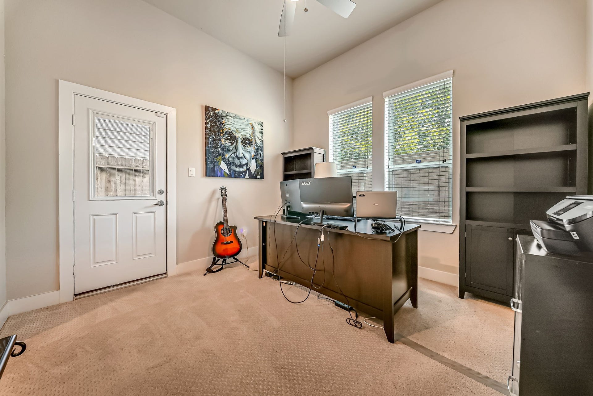 5916 Petty Street, #A, Houston, TX 77007 First-floor bedroom or office space offering privacy and versatility for today's work-from-home lifestyle.