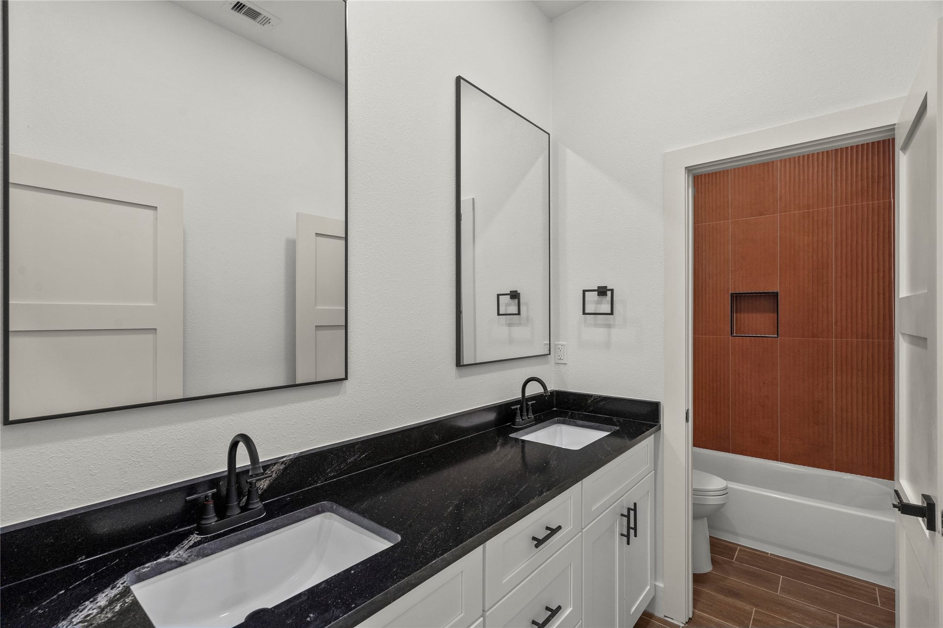1863 Jones Drive, Alvin, TX 77511 1863 Jones Drive, Alvin, TX 77511