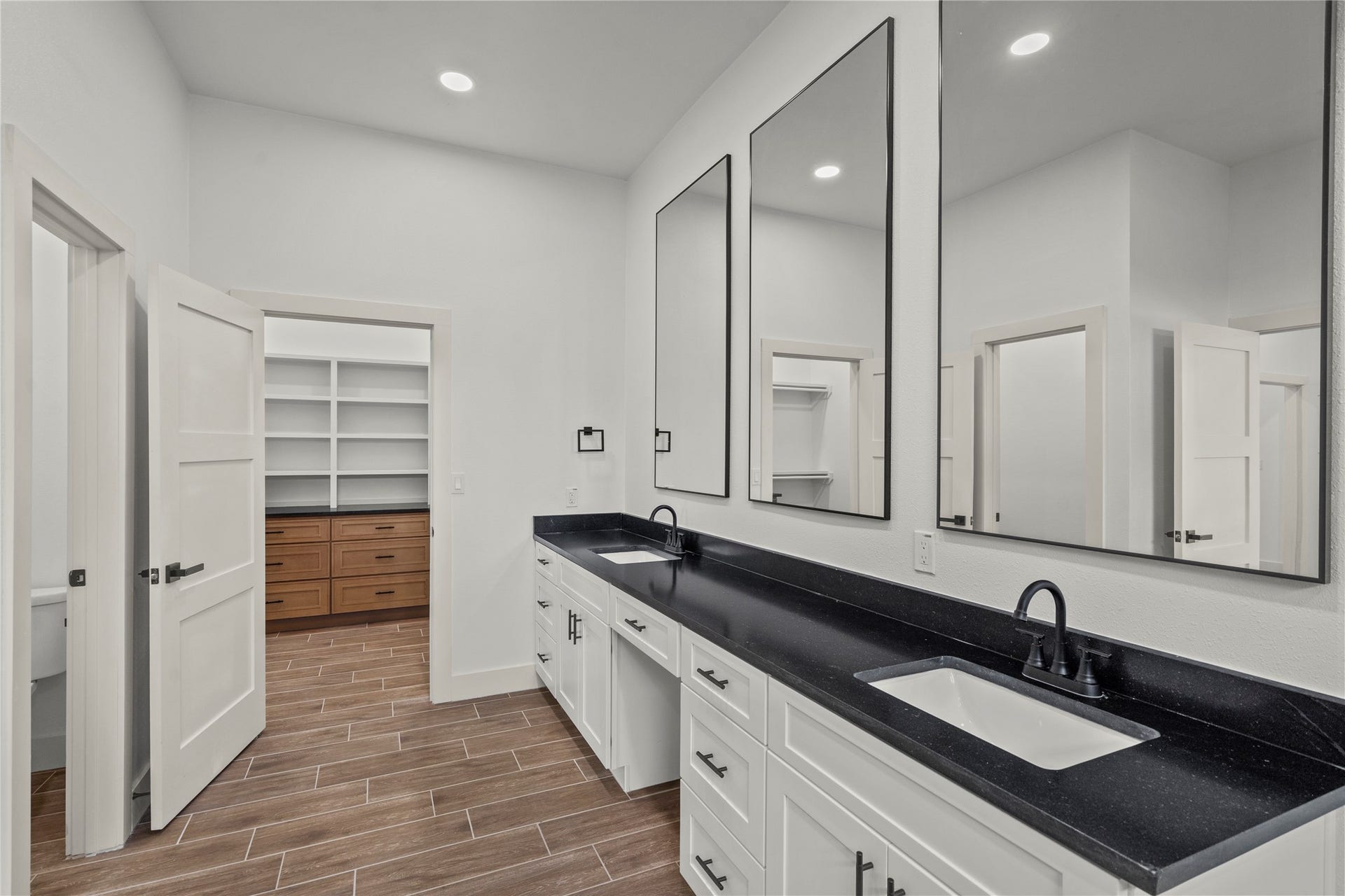 1863 Jones Drive, Alvin, TX 77511 1863 Jones Drive, Alvin, TX 77511