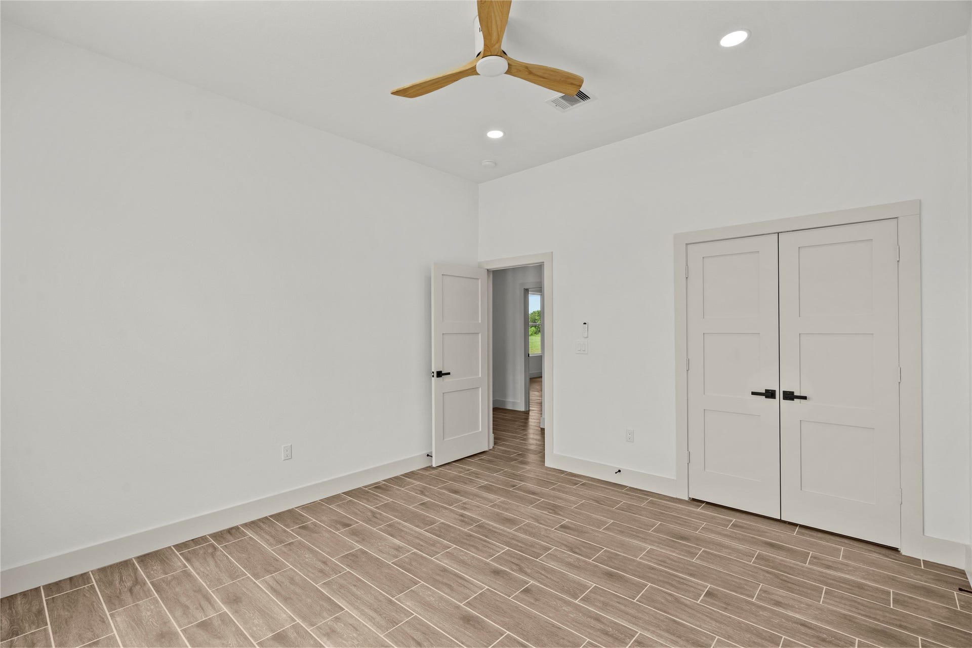 1863 Jones Drive, Alvin, TX 77511 1863 Jones Drive, Alvin, TX 77511