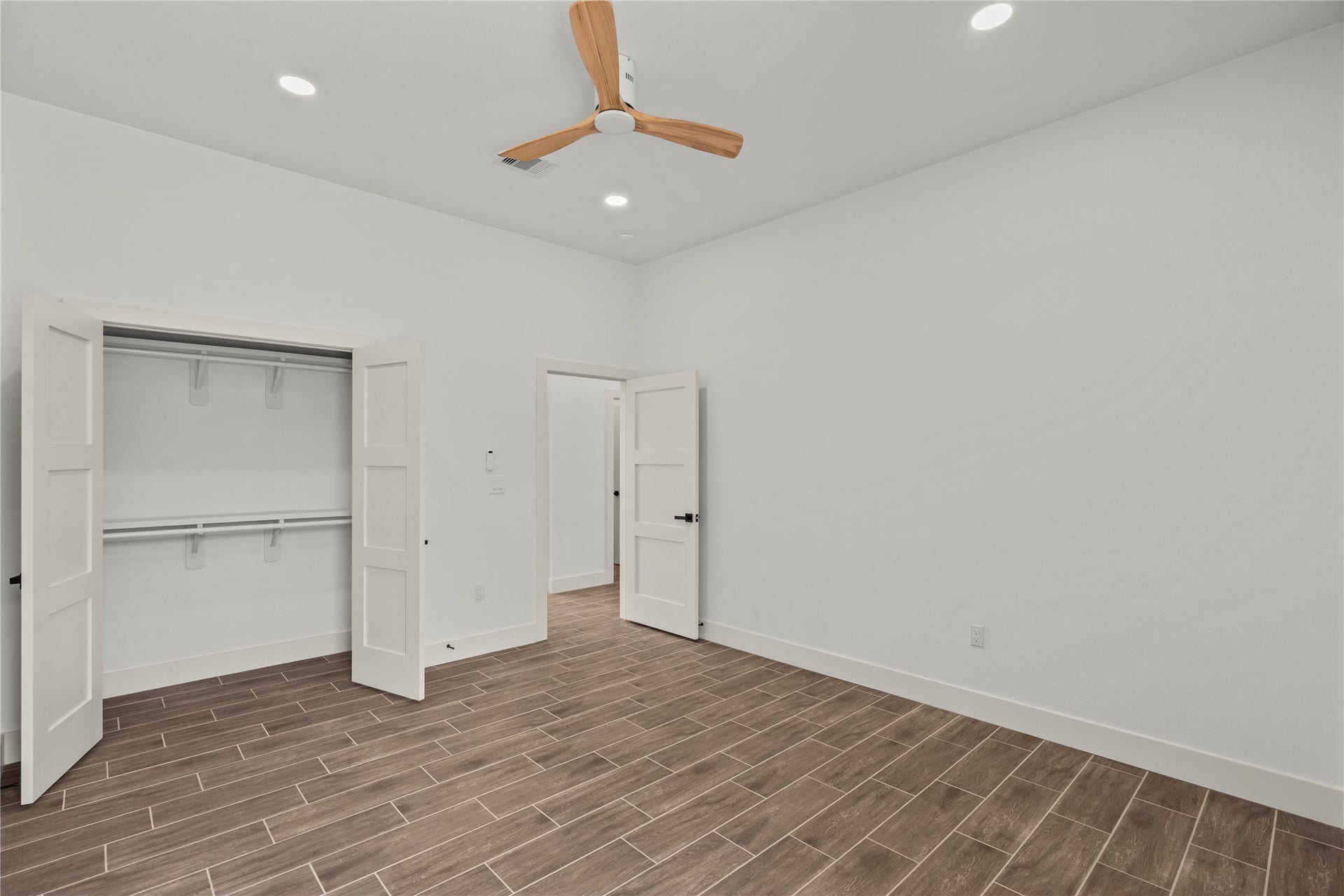 1863 Jones Drive, Alvin, TX 77511 1863 Jones Drive, Alvin, TX 77511