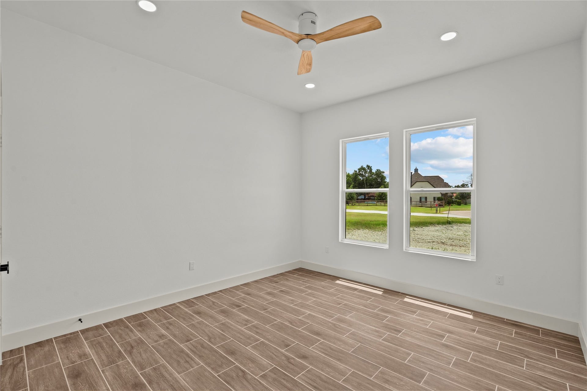 1863 Jones Drive, Alvin, TX 77511 1863 Jones Drive, Alvin, TX 77511