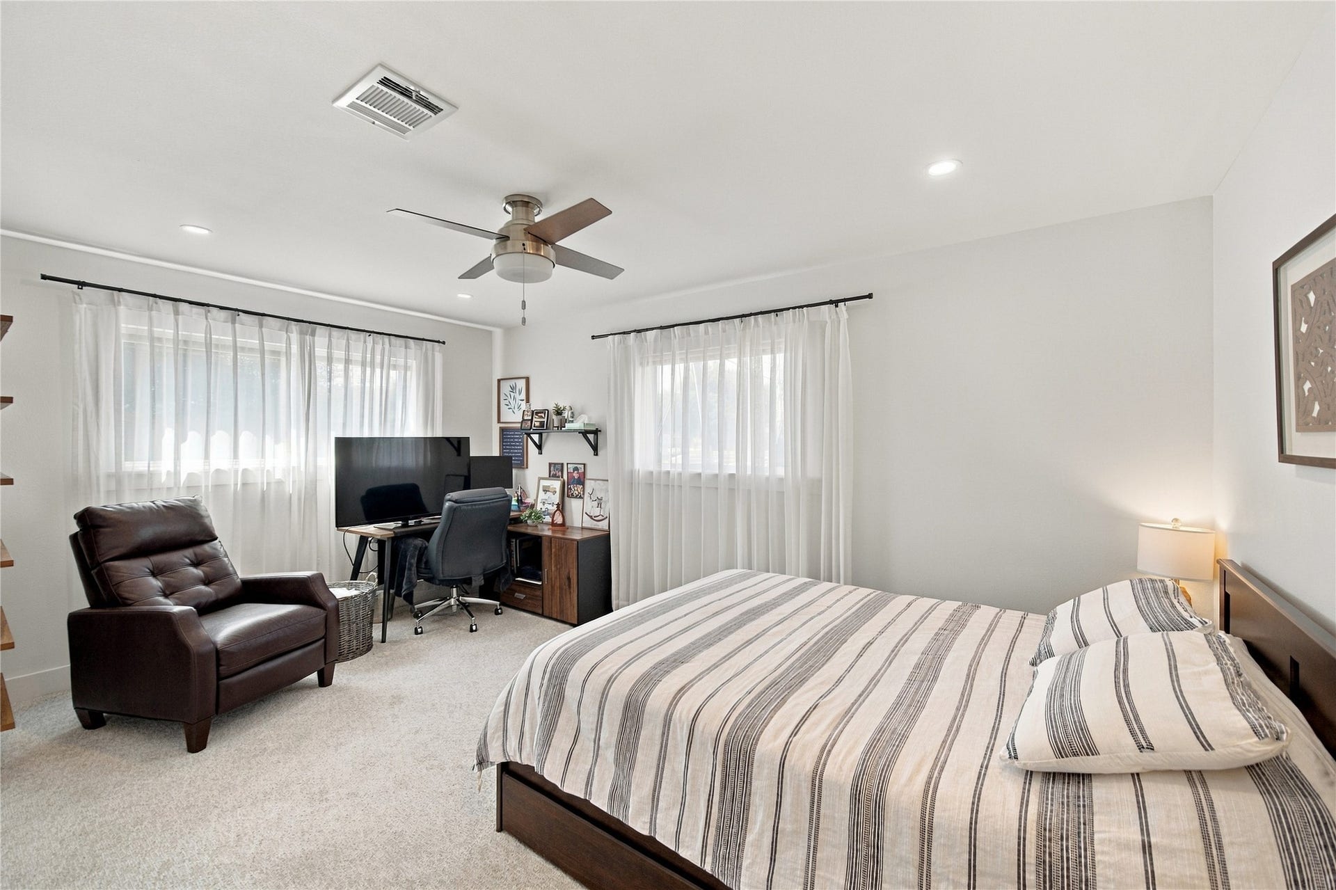 10823 Chimney Rock Road, Houston, TX 77096 Bedroom
