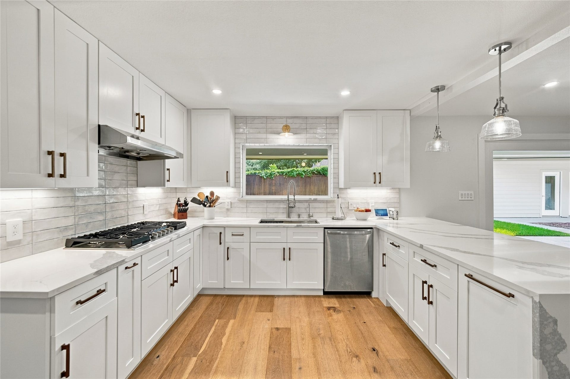 10823 Chimney Rock Road, Houston, TX 77096 Kitchen
